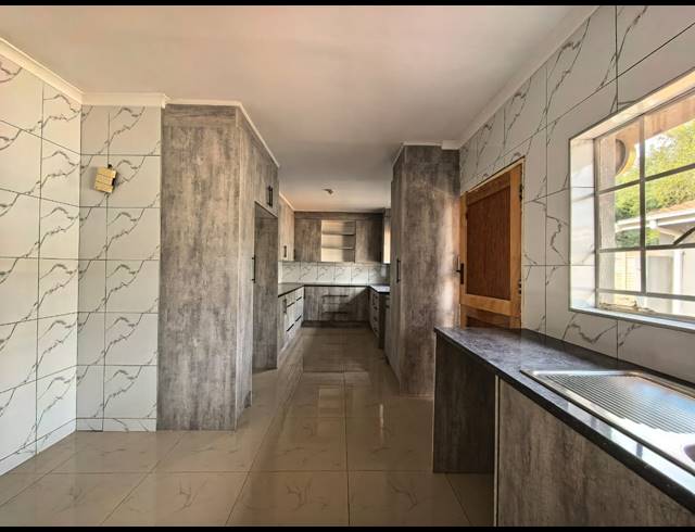 3 BEDROOM HOUSE TO LET IN VAALPARK